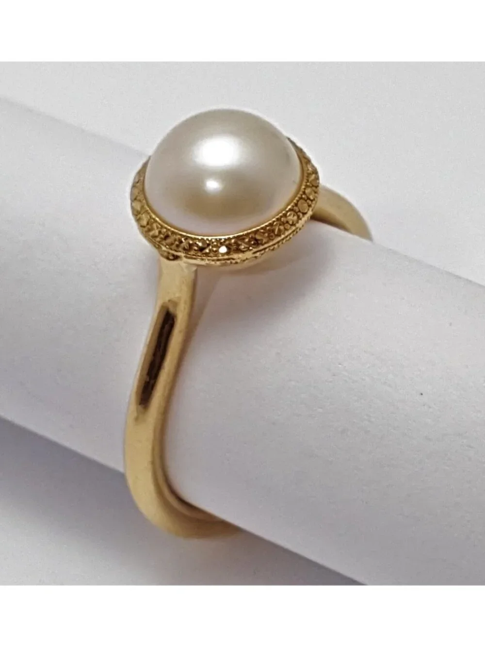 Beautiful 18K Karat Yellow Gold Designer Diamond Cut Pearl Ring - Size 9.75